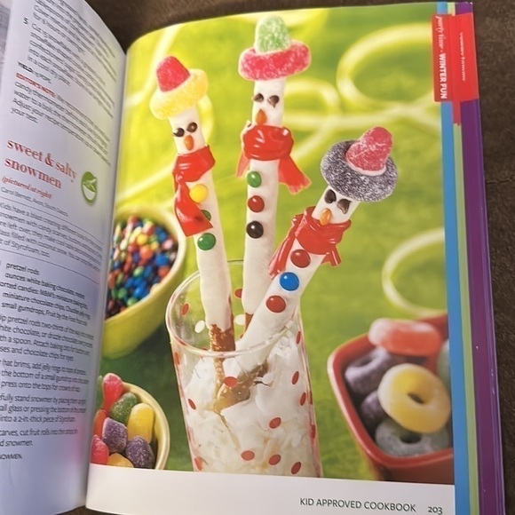TASTE of Home kid approved Cookbook with 328 recipes - Picture 6 of 8